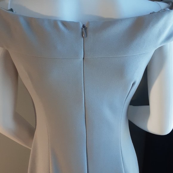 EVENING GOWN by ADRIANNA PAPELL - Picture 2 of 8